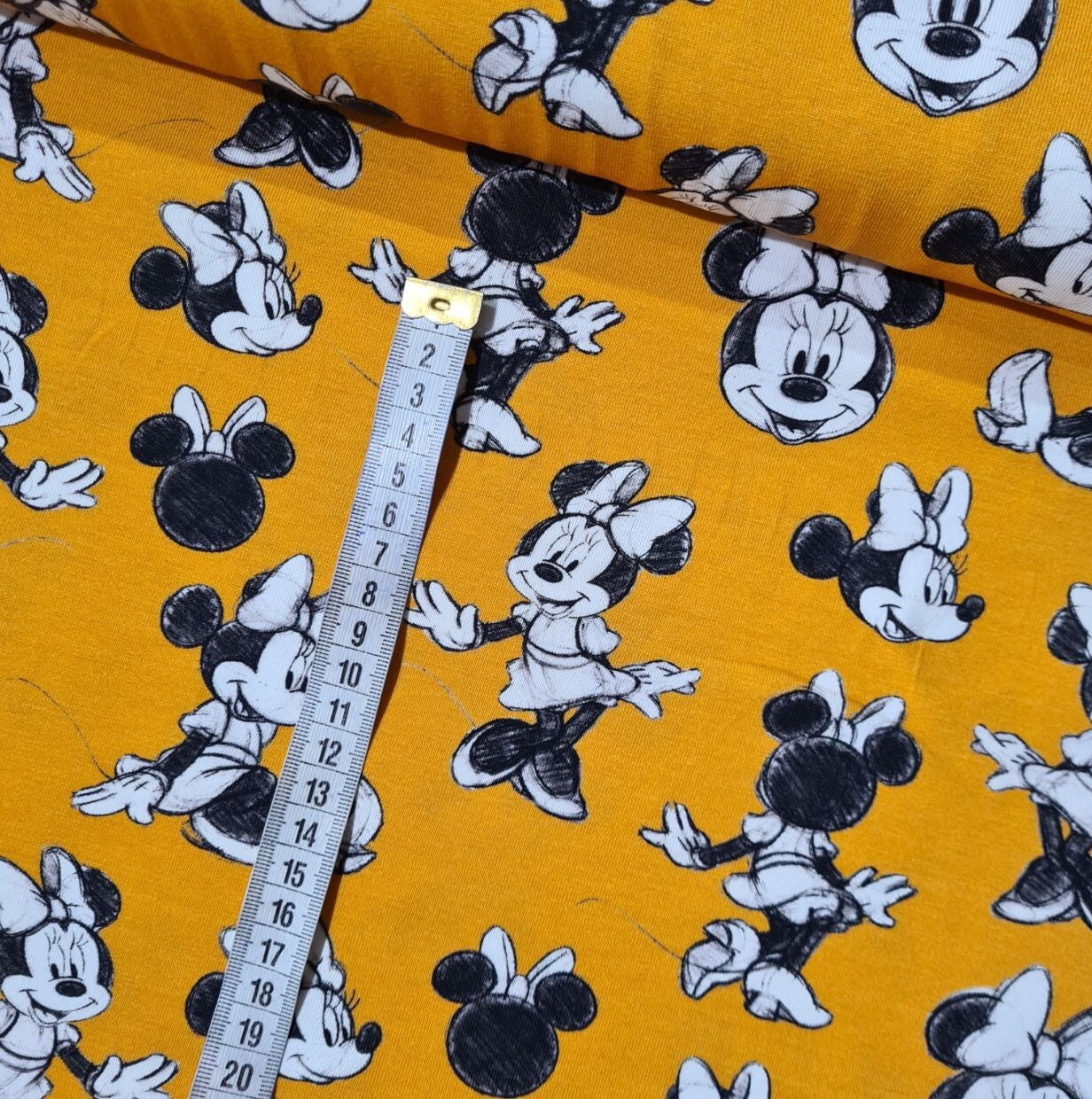 Baumwolle Jersey Stoff Minnie Maus senfgelb Preis für 0,50m Lizenzstoffe Disney