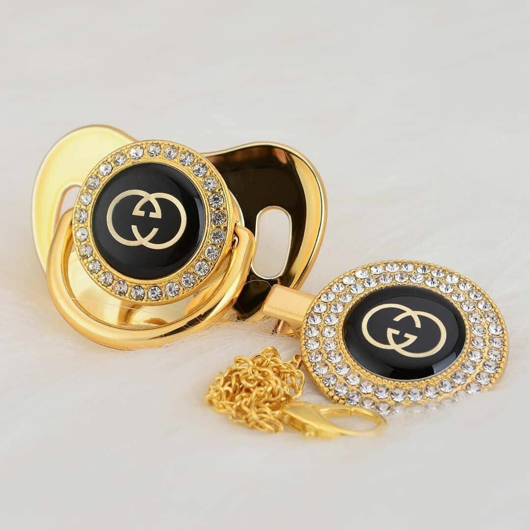 Schnuller Nuckel Box Marken Babyschnuller Babyartikel Geschenkset Schnullerkette