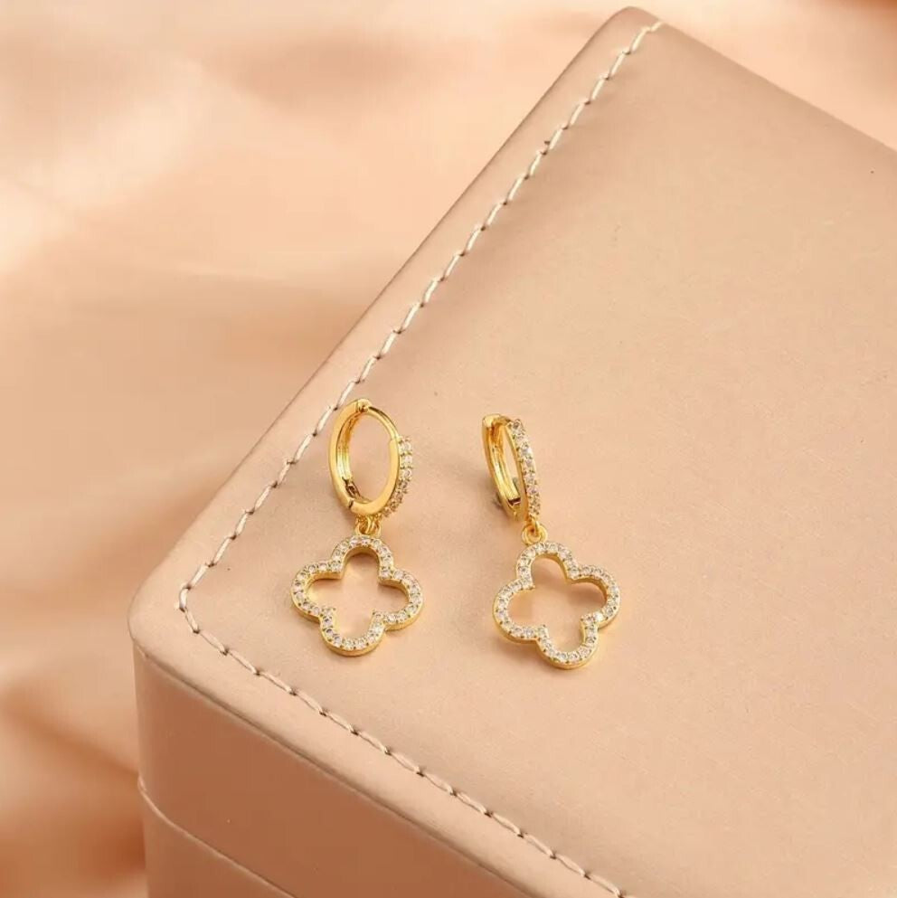 14K Karat Vergoldet Ohrringe Kleeblatt mit Zirkonia Strasssteinen Damen Schmuck