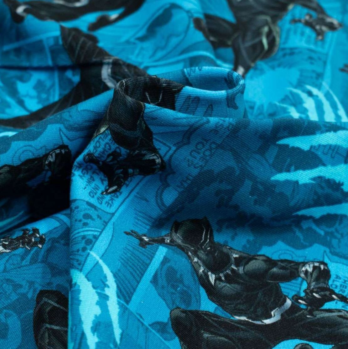 Stoff Baumwolle Jersey Marvel Black Panther Okoye Shuri schwarz blau Lizenzstoff